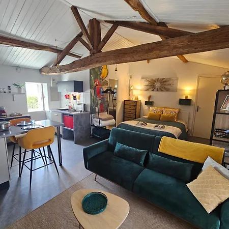 Gite Au Coin du Feu, avec piscine chauffée Hébergement de vacances La Roche-sur-Yon